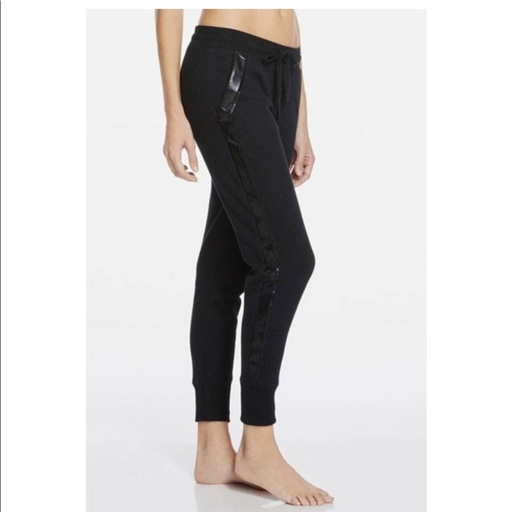 Fabletics joggers size S black.